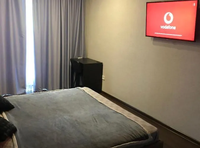 Luxury For Business & Pleasure Royal