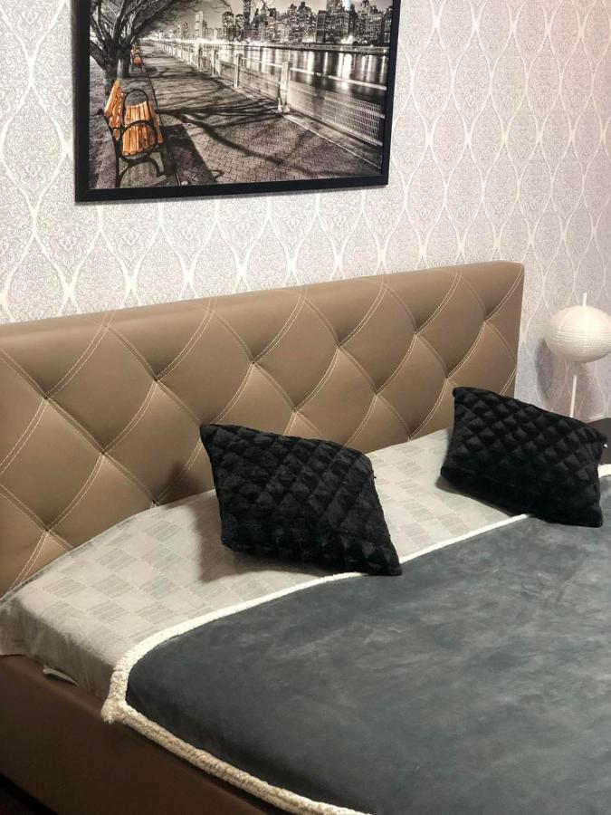 Luxury For Business & Pleasure Royal *